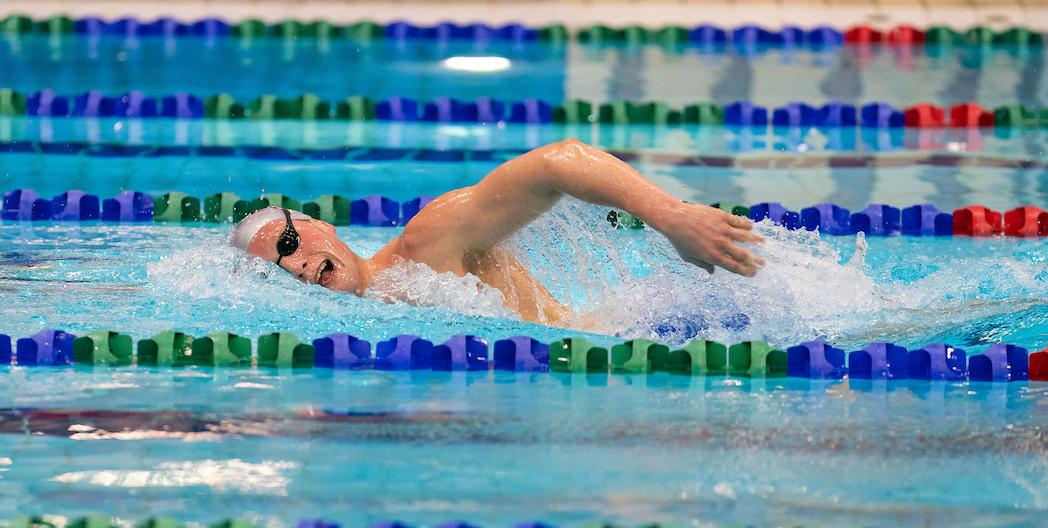 Davide Casarin is alone as he leads a freestyle swim race.