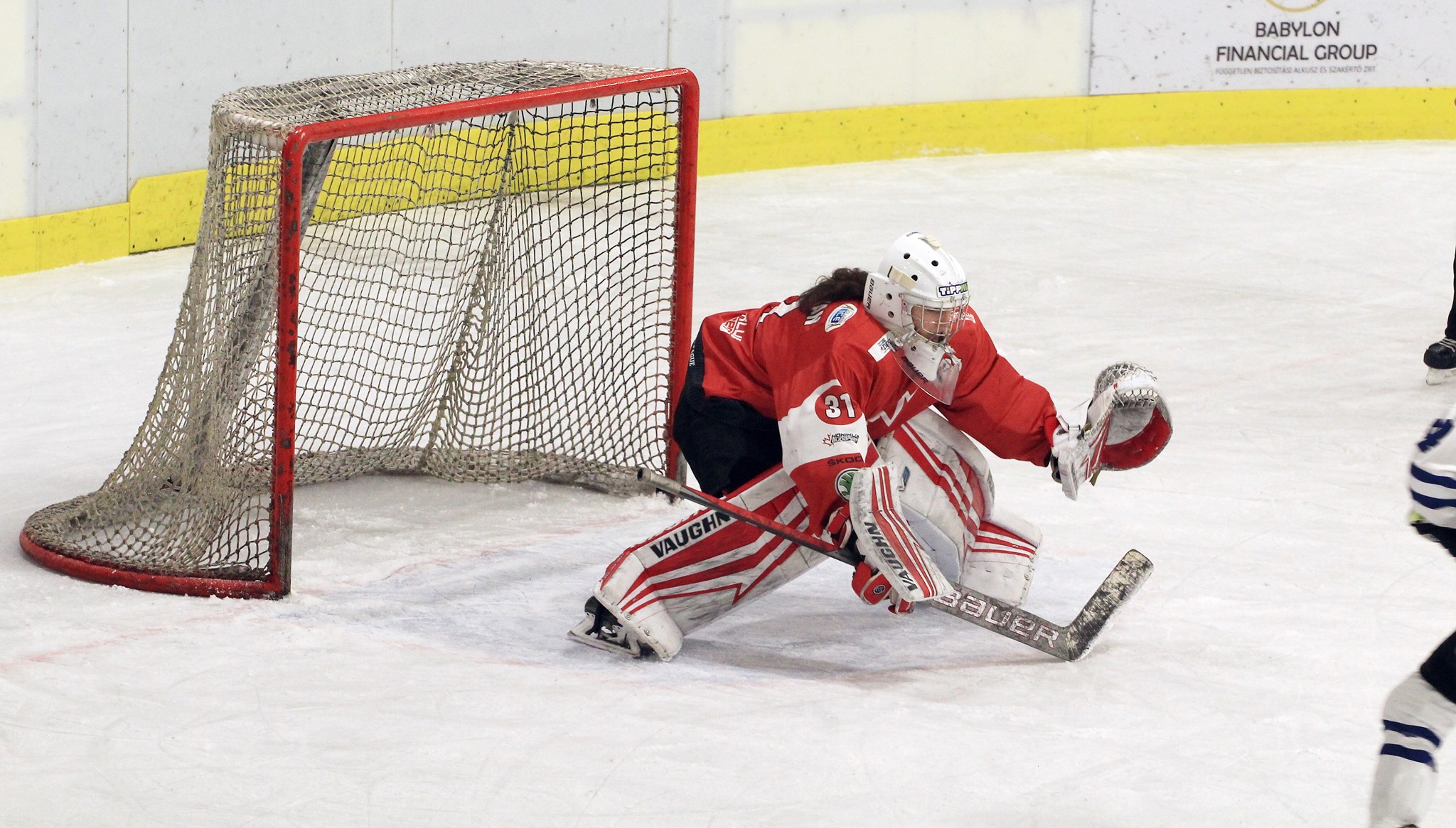 Maude L&eacute;vesque-Ryan ready to make a save.